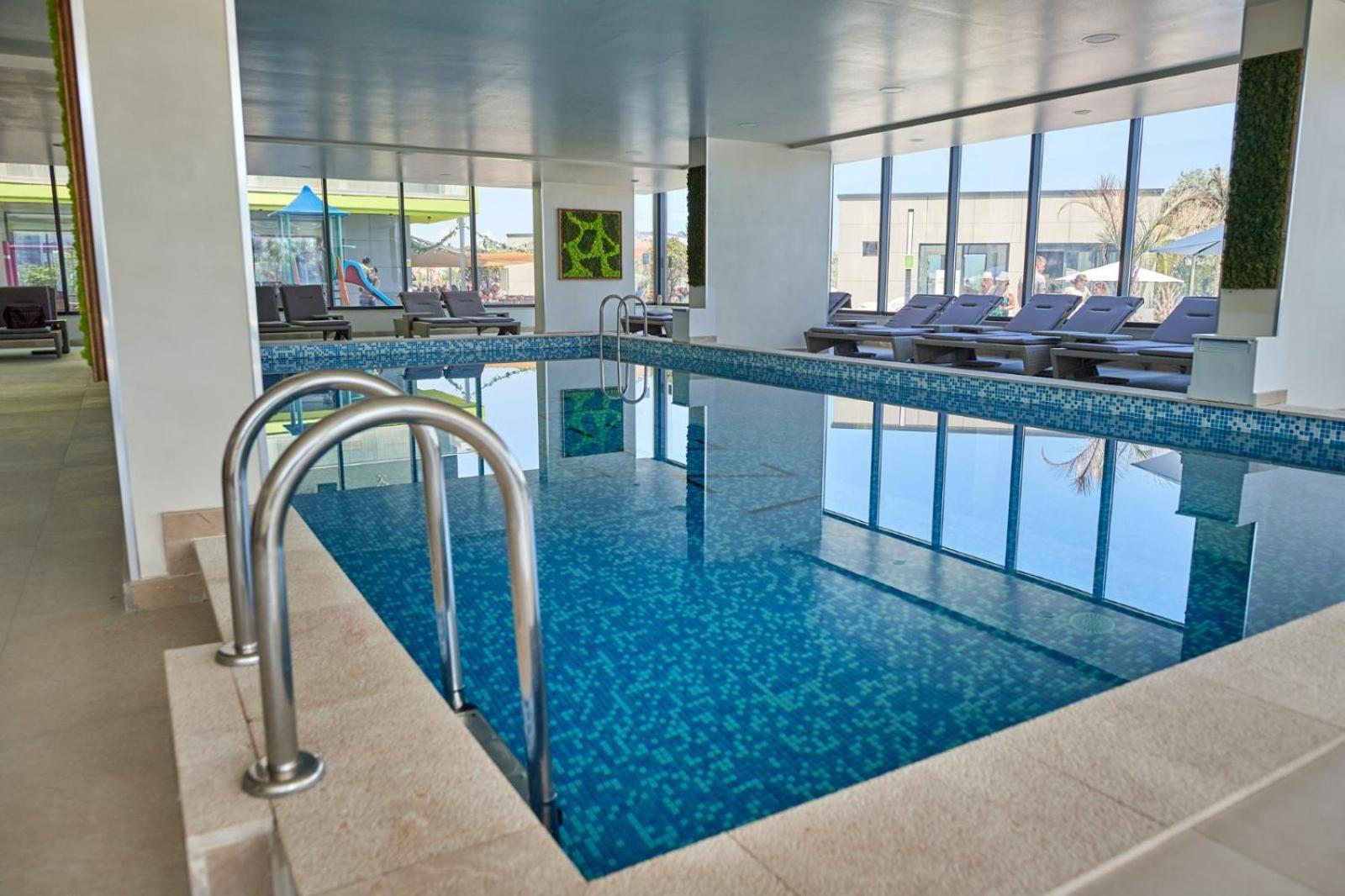 Evelyn'S Apartment Spa&Pool Beach Resort Mamaia Exterior foto