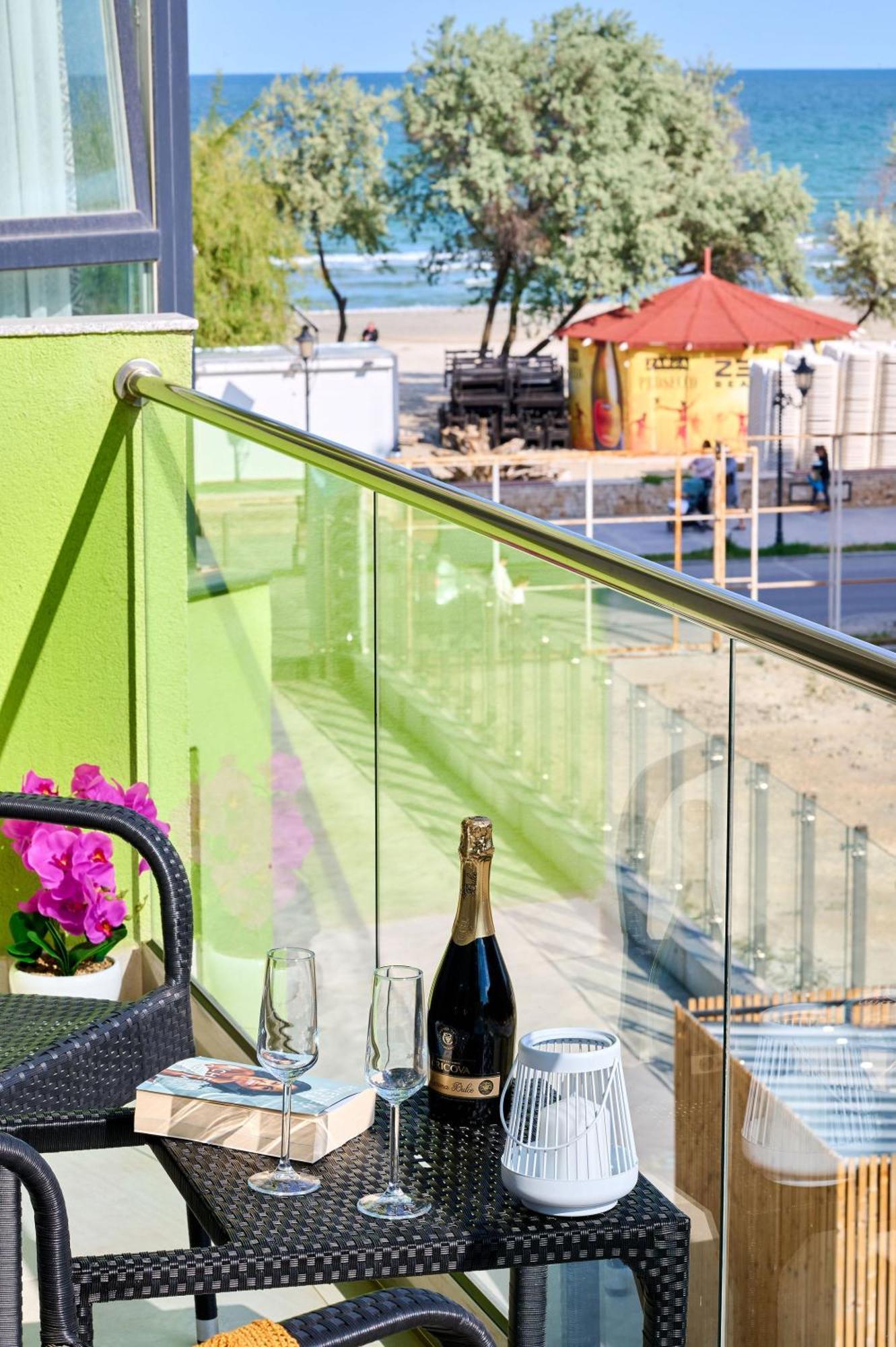 Evelyn'S Apartment Spa&Pool Beach Resort Mamaia Exterior foto