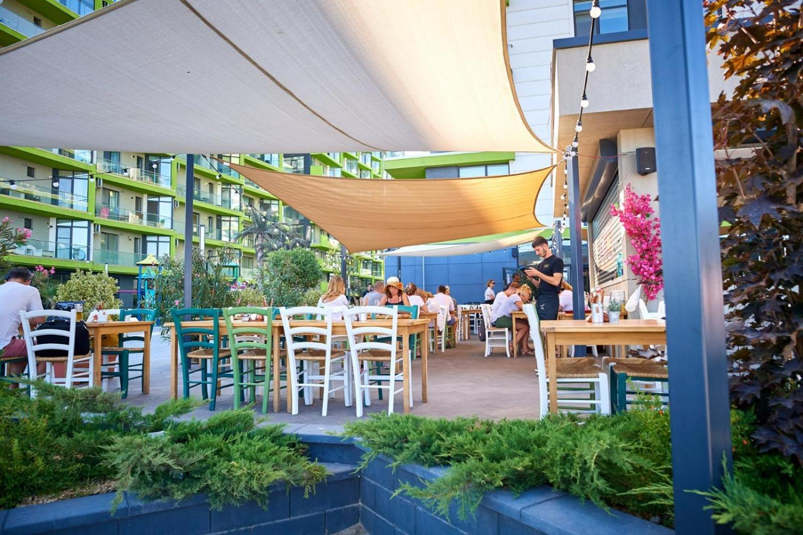 Evelyn'S Apartment Spa&Pool Beach Resort Mamaia Exterior foto
